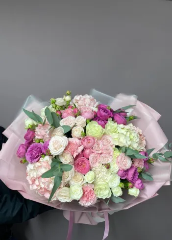 Большой букет &laquo;Самой любимой&raquo; от интернет-магазина цветов в 