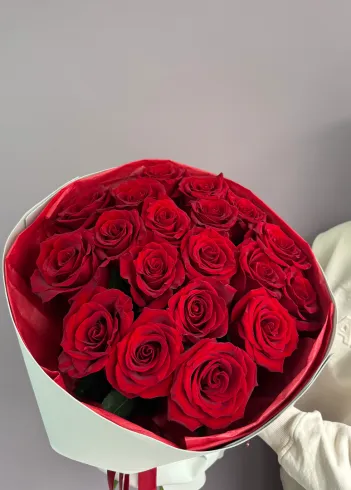 Букет роз &laquo;Бархатные лепестки&raquo; от интернет-магазина цветов в 