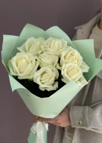 Белые розы &laquo;Аваланж&raquo; от интернет-магазина цветов в 