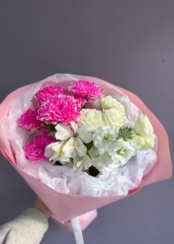 Букет с хризантемой &laquo;Весенний аромат&raquo; от интернет-магазина цветов в 