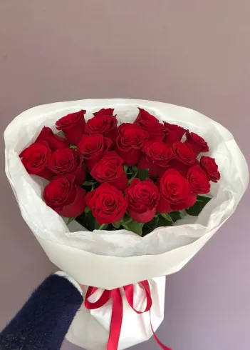 Букет из 21 розы 50см от интернет-магазина цветов в 