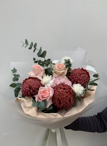 Сборный букет с хризантемами Осенние ноты от интернет-магазина цветов в 