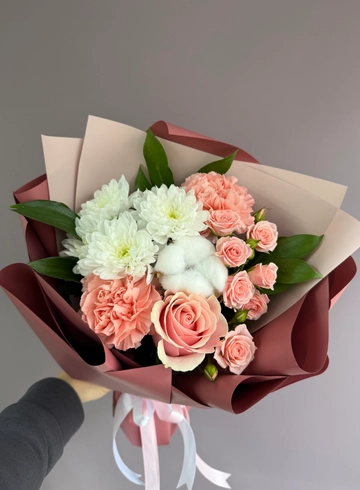 Кустовые розы и хризантемы Мотылек от интернет-магазина цветов в 