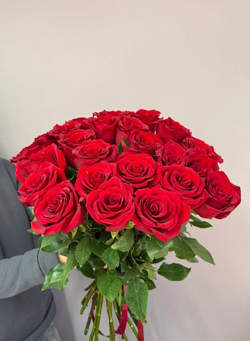 25 роз Эксплорер от интернет-магазина цветов в 