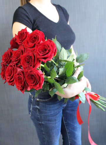11 красных роз Для неё от интернет-магазина цветов в 