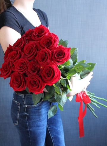 15 красных роз Для любимой от интернет-магазина цветов в 