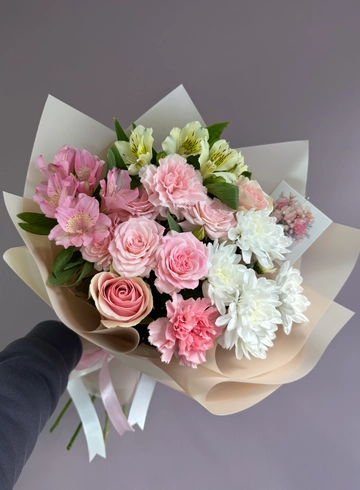 Оливия с кустовыми розами от интернет-магазина цветов в 