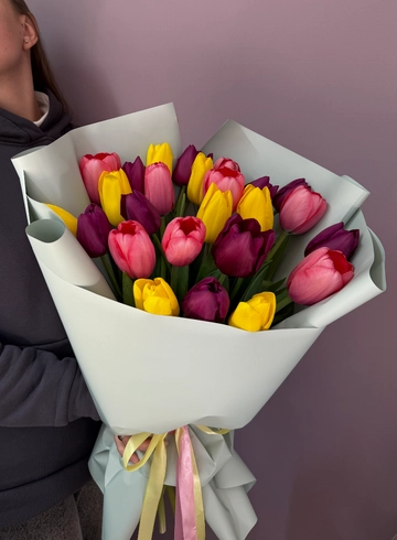 Тюльпаны Большой Яркий микс  от интернет-магазина цветов в 