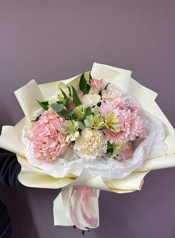 Нежно розовая Гортензия Пудра от интернет-магазина цветов в 