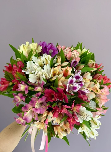 Яркий микс альстромерий от интернет-магазина цветов в 