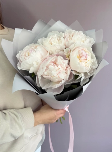 Букет пионов «Нежный шелк» от интернет-магазина цветов в 
