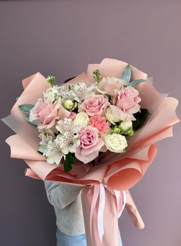 Букет с французскими розами &laquo;Элисон&raquo; от интернет-магазина цветов в 