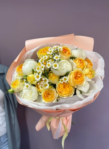 Пионовидные розы, пионы и ромашки от интернет-магазина цветов в 