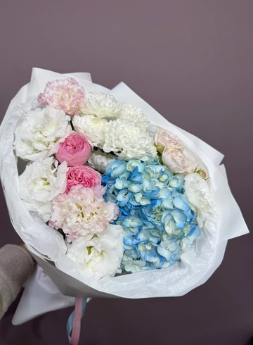 Букет с гортензией «Волна» от интернет-магазина цветов в 