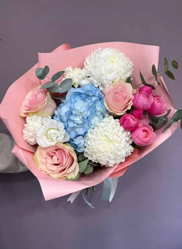 Сборный букет «Нежные объятия» от интернет-магазина цветов в 