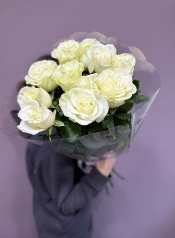 Белые розы Мондиаль 11 от интернет-магазина цветов в 