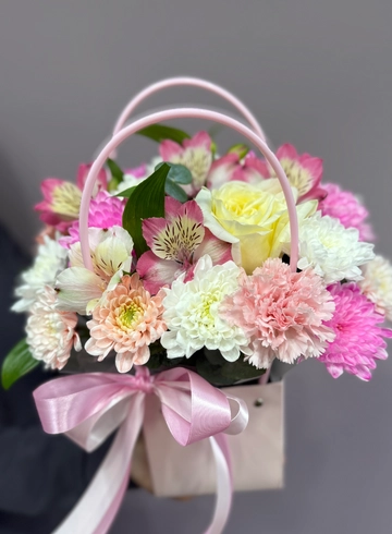 Композиция в сумочке &laquo;Фламинго&raquo; от интернет-магазина цветов в 